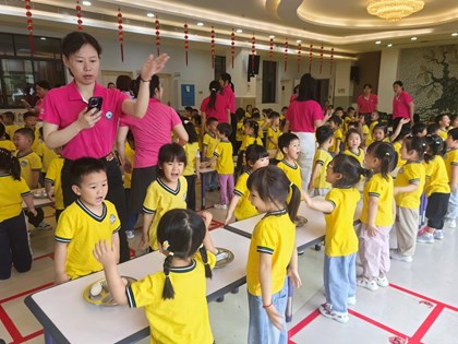 小手显本领 自理促成长——九澧幼儿园开展幼儿自理能力展示活动