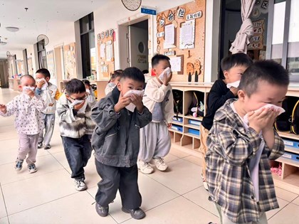 消防安全 警钟长鸣——九澧幼儿园开展消防安全应急演练活动